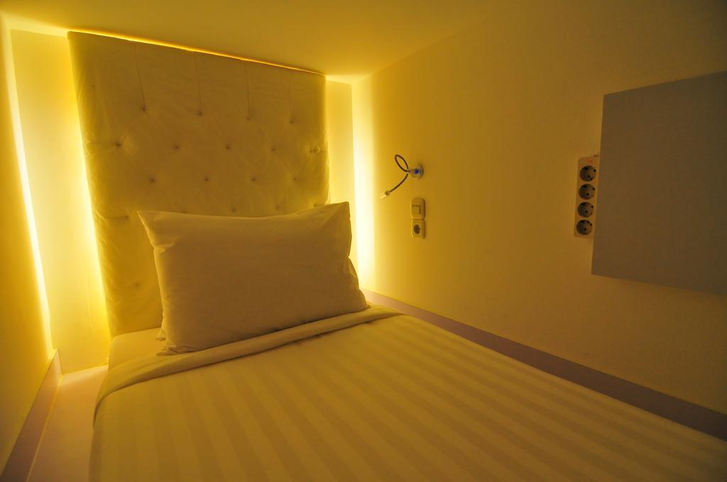 Capsule Hostel Old Batavia Jacarta Quarto foto