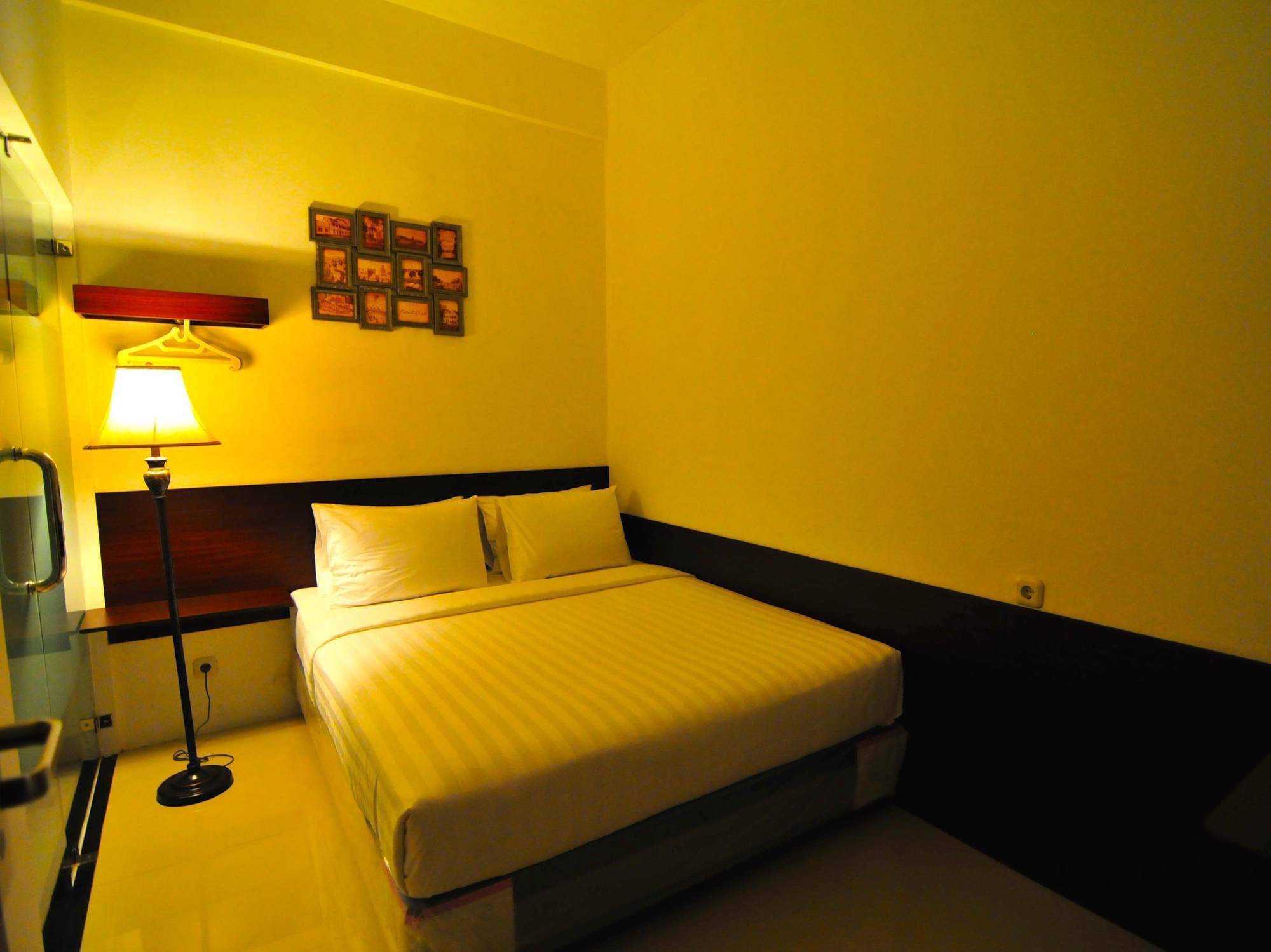 Capsule Hostel Old Batavia Jacarta Exterior foto