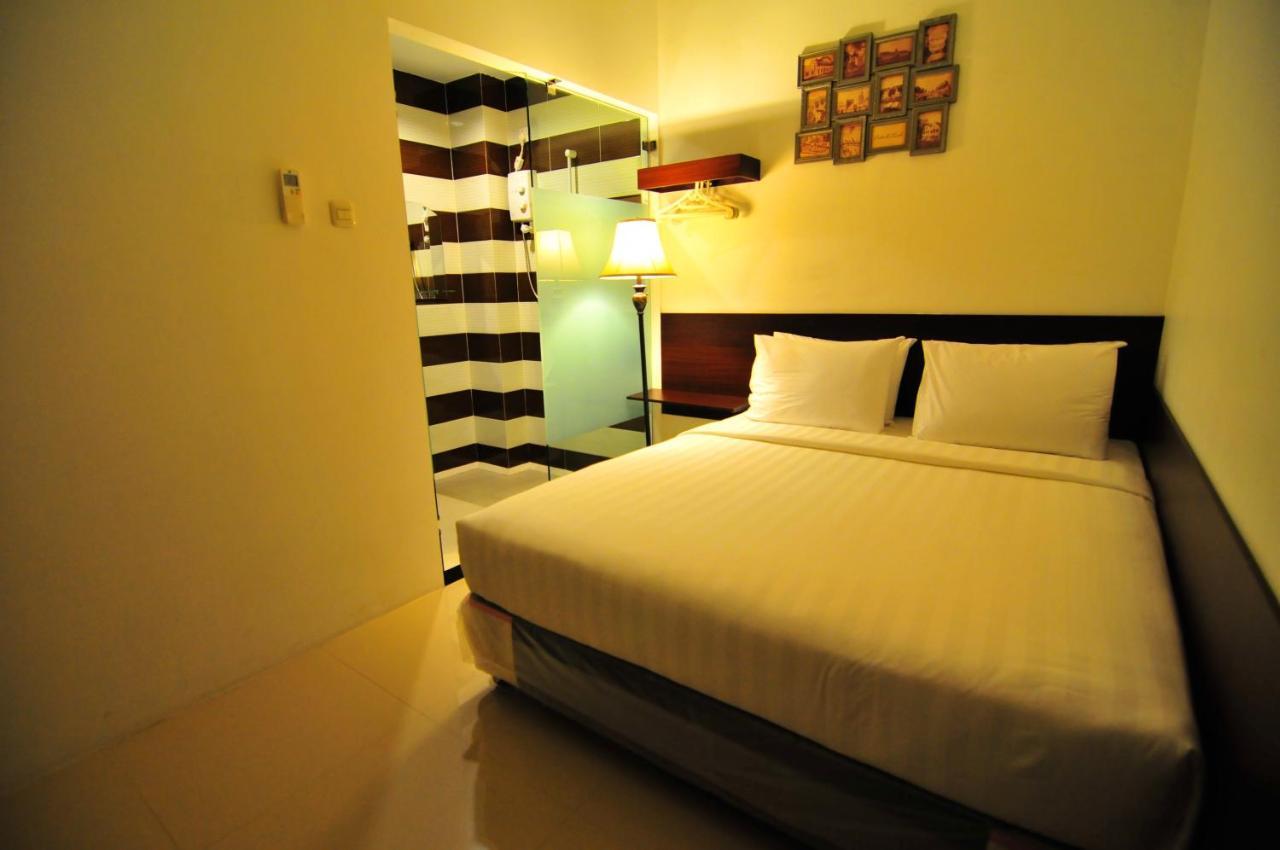 Capsule Hostel Old Batavia Jacarta Exterior foto